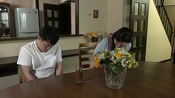 娘が不倫している。義理の息子にそう告げられて、涼(福富りょう)は申し訳ない気持ちでいっぱいになった。涼には自分の浮気が原因で離婚した過去がある。